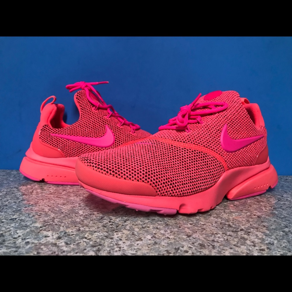 Nike Air Presto Fly in Laser Fuchsia